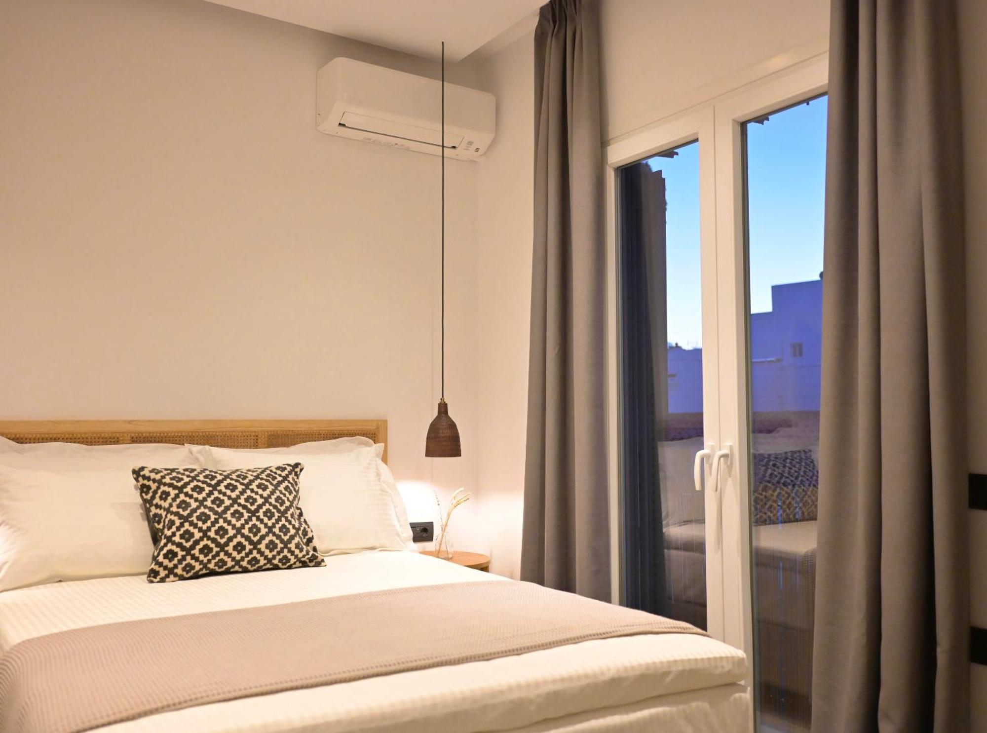 Eleana Hotel Tínos エクステリア 写真