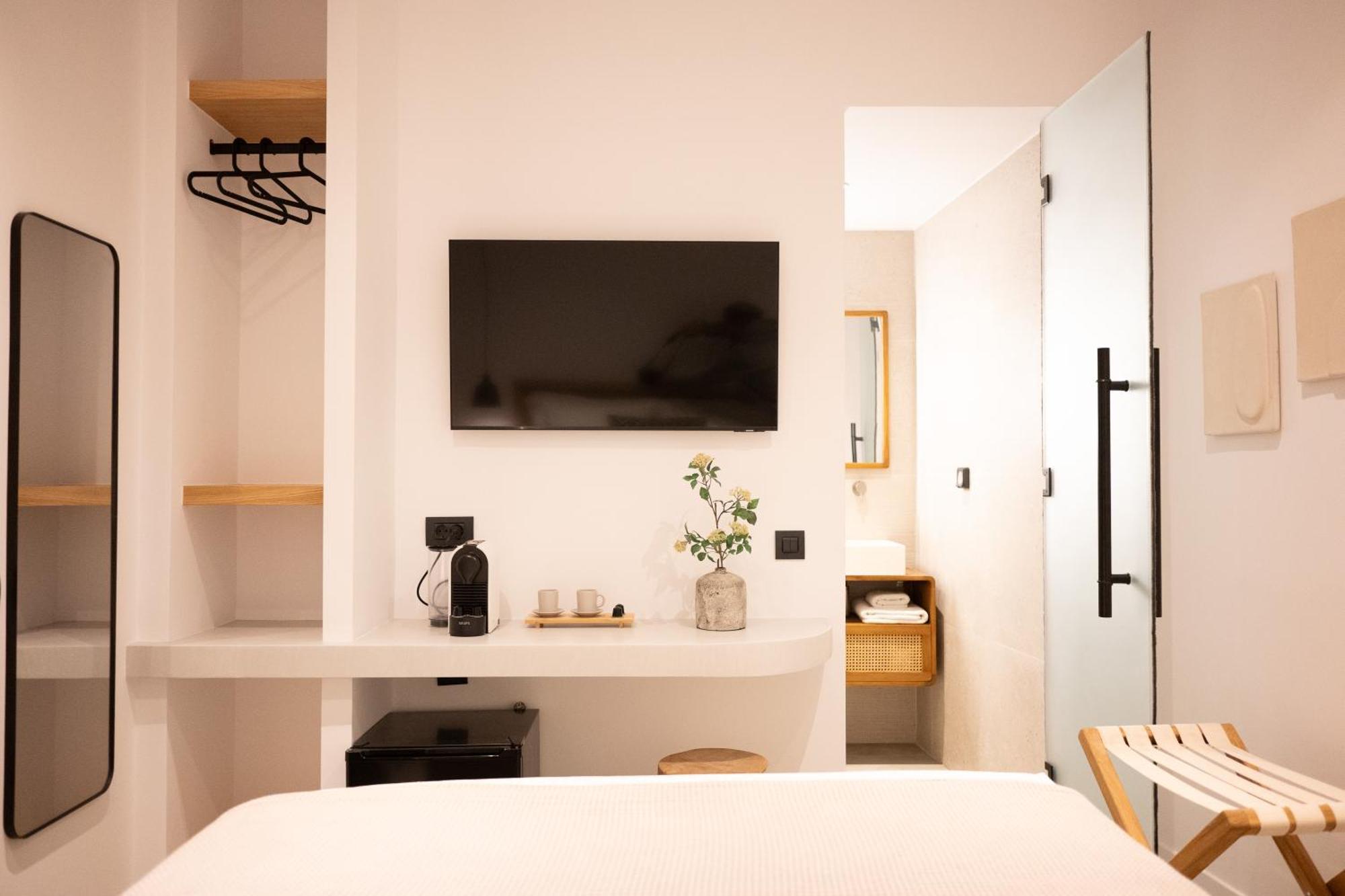 Eleana Hotel Tínos エクステリア 写真